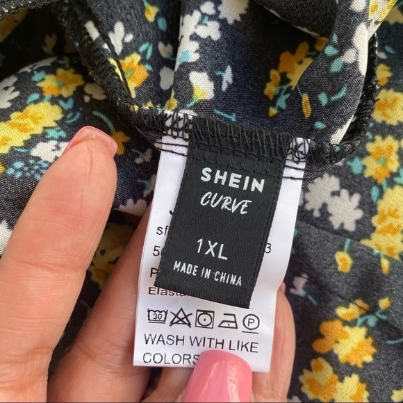 Ditsy floral wrap skirt Size 1X NEW - Picture 9 of 14